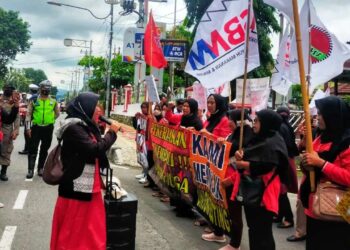 40 Buruh Perempuan di Bandar Lampung Tolak Di-PHK