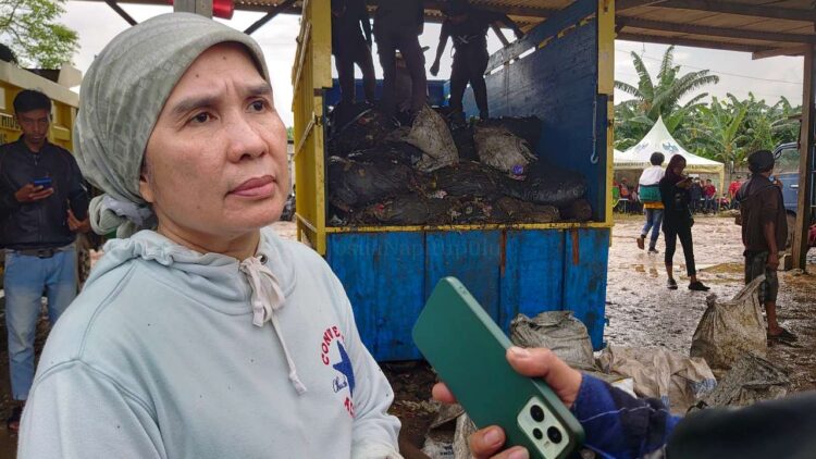 Nelayan Sukaraja Tumpuk Sampah Plastik untuk Dermaga